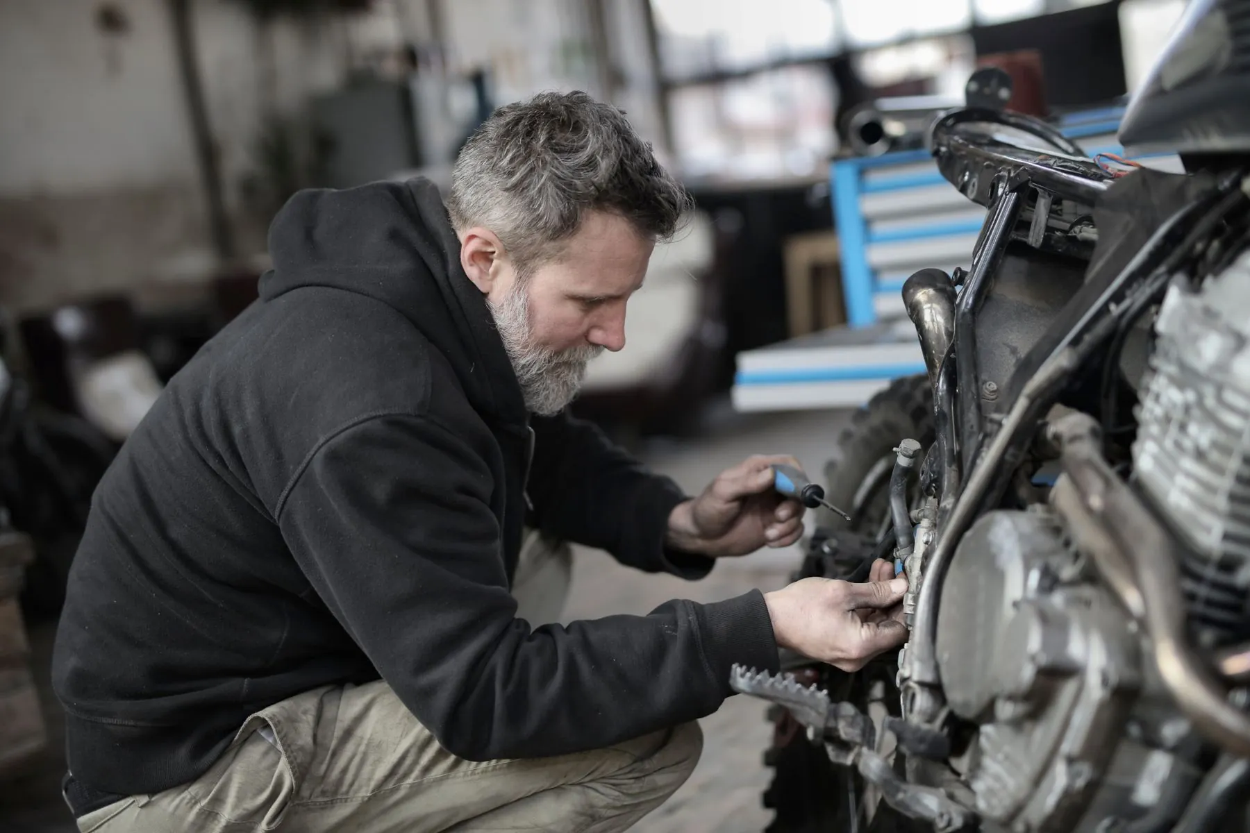 Motorrad bei einer Begutachtung