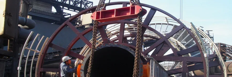 Anschlagen eines Großrohrs mit Ringbühne