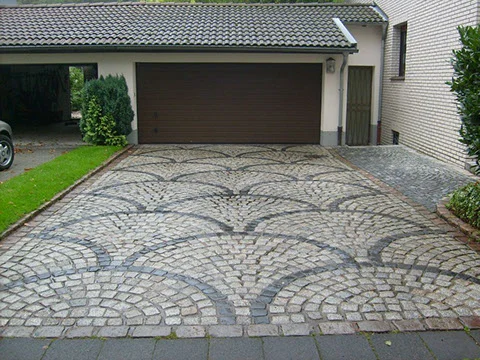 Bogenpflaster: Garagenvorplatz, Granit
