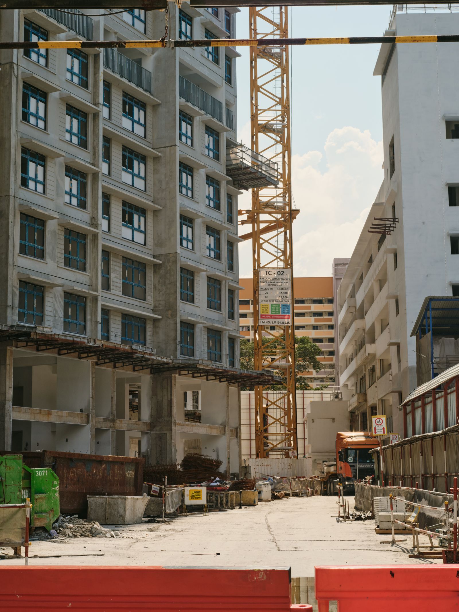 Baustelle mit Brandschutzkonstruktionen im Rohbau