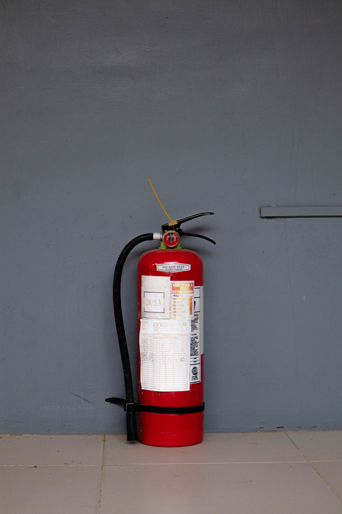 Brandschutzausrüstung in einem Objektgebäude