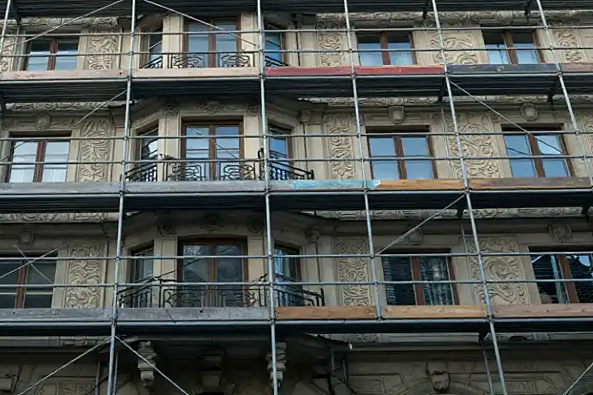In 7 Schritten zum passenden Gerüst — der Leitfaden für Bauherren