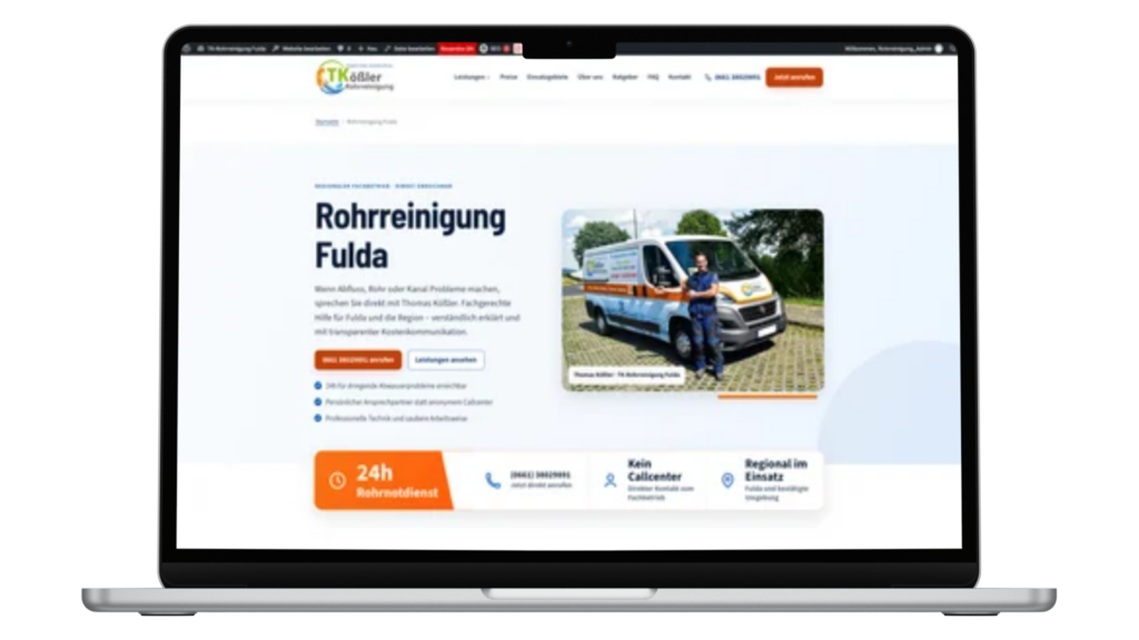 Laptop mit einer Webseite zur Rohrreinigung in Fulda und einem Servicefahrzeug mit Mitarbeiter